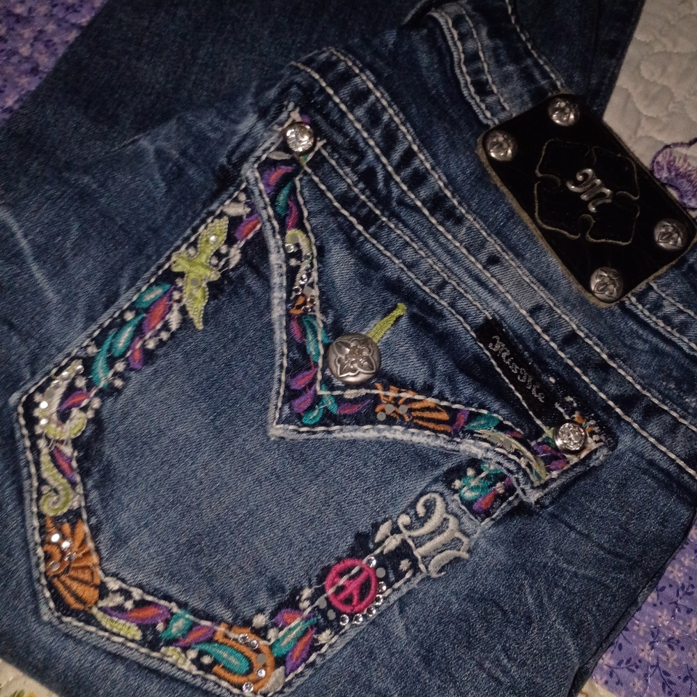 Vintage Y2K Miss Me Stretch Capri Shorts 29 9 Denim Jeans Embellished Button